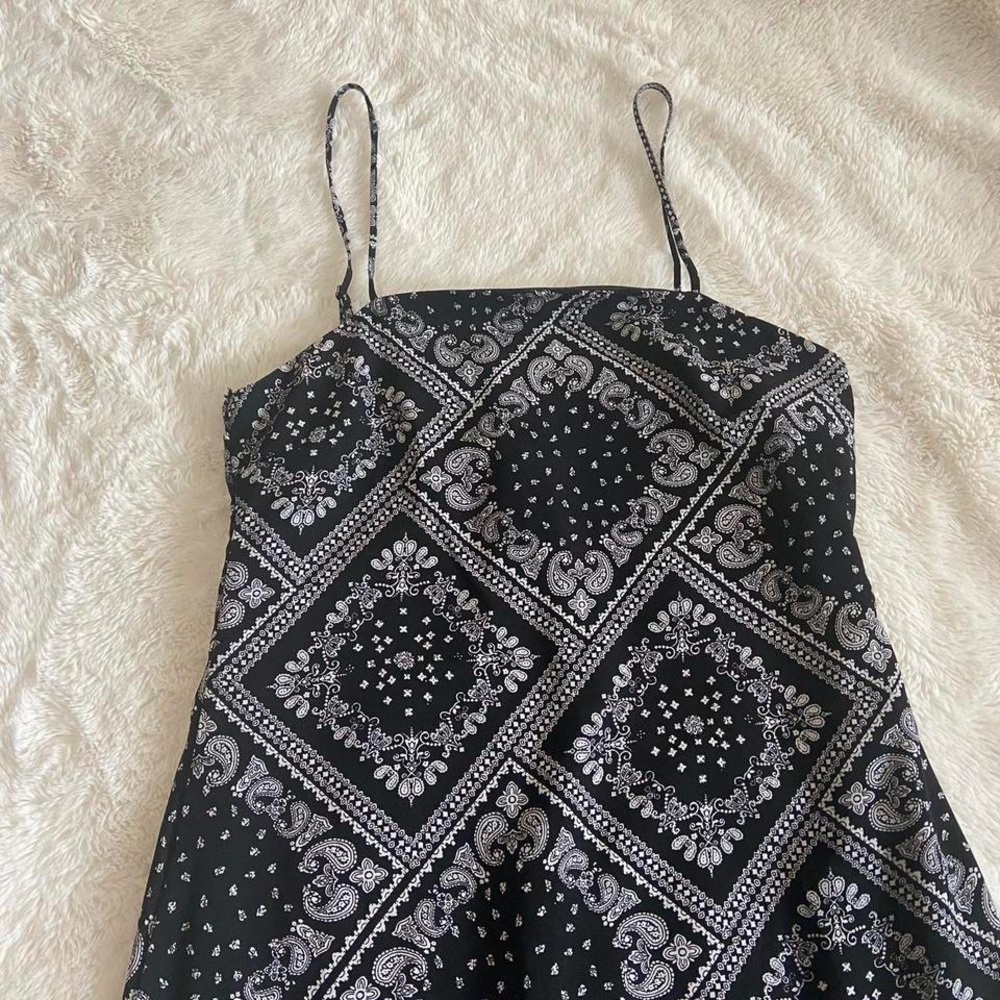Prestley Bandana Print Shift Mini Dress | Francesca’s Collection